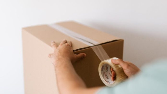 Credit Canva.com הובלות כולל אריזה